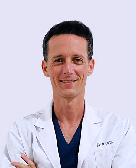 Dr. Juan Luis Valenzuela, specialist in Cornea, Cataracts and Refractive Surgery at Miranza Virgen de Luján