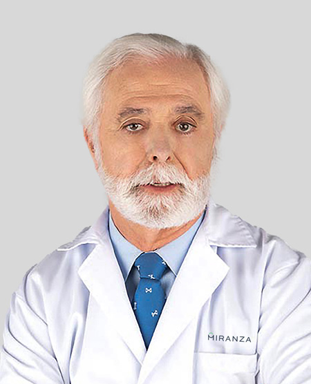 Dr Francisco Gómez-Ulla, a specialist in Medical Retina and Vitreoretinal Surgery at Miranza Instituto Oftalmológico Gómez-Ulla