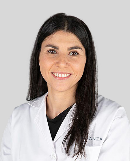 La doctora María Gil Martínez, especialista en Mácula, retina y vítreo en Miranza Instituto Gómez-Ulla.