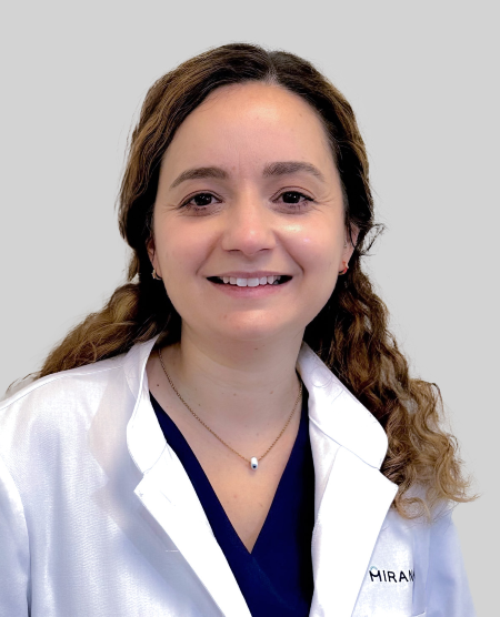 La doctora Elena Pereira, especialista en Oftalmología general en Miranza Ókular.