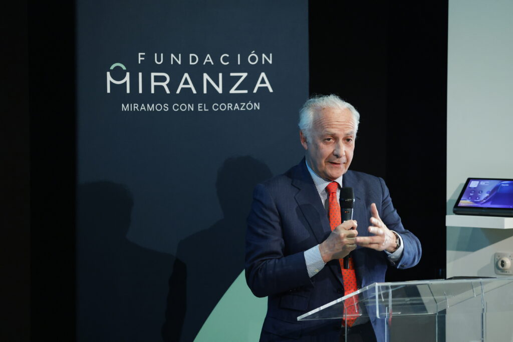  El Dr. Borja Corcóstegui, en el acto de presentación de Fundación Miranza.