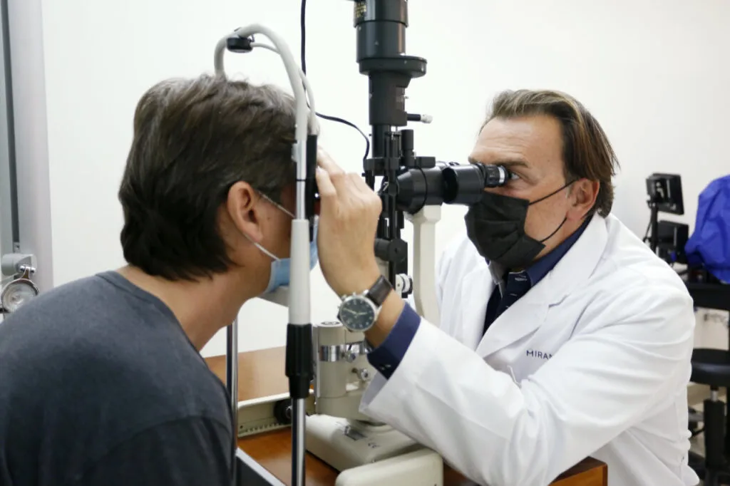 Ophthalteam - Revisión oftalmológica