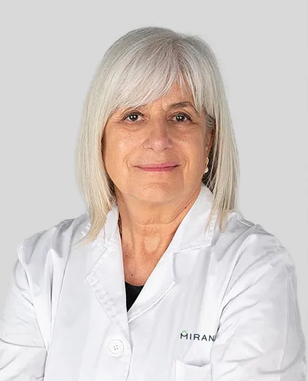 La doctora Maribel Fernández Rodríguez, especialista en retina médica y diabetes ocular en Miranza Instituto Gómez-Ulla.