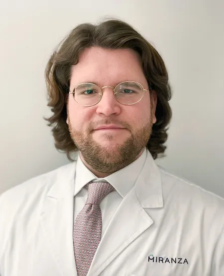 Dr. Javier Carceller, Oftalmólogo especialista en Retina y Vítreo en Miranza IBO